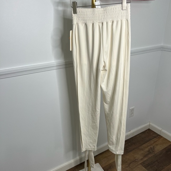 Fabletics Emilia sweatpant tie bottom size XXS in egret cream color - Picture 9 of 14